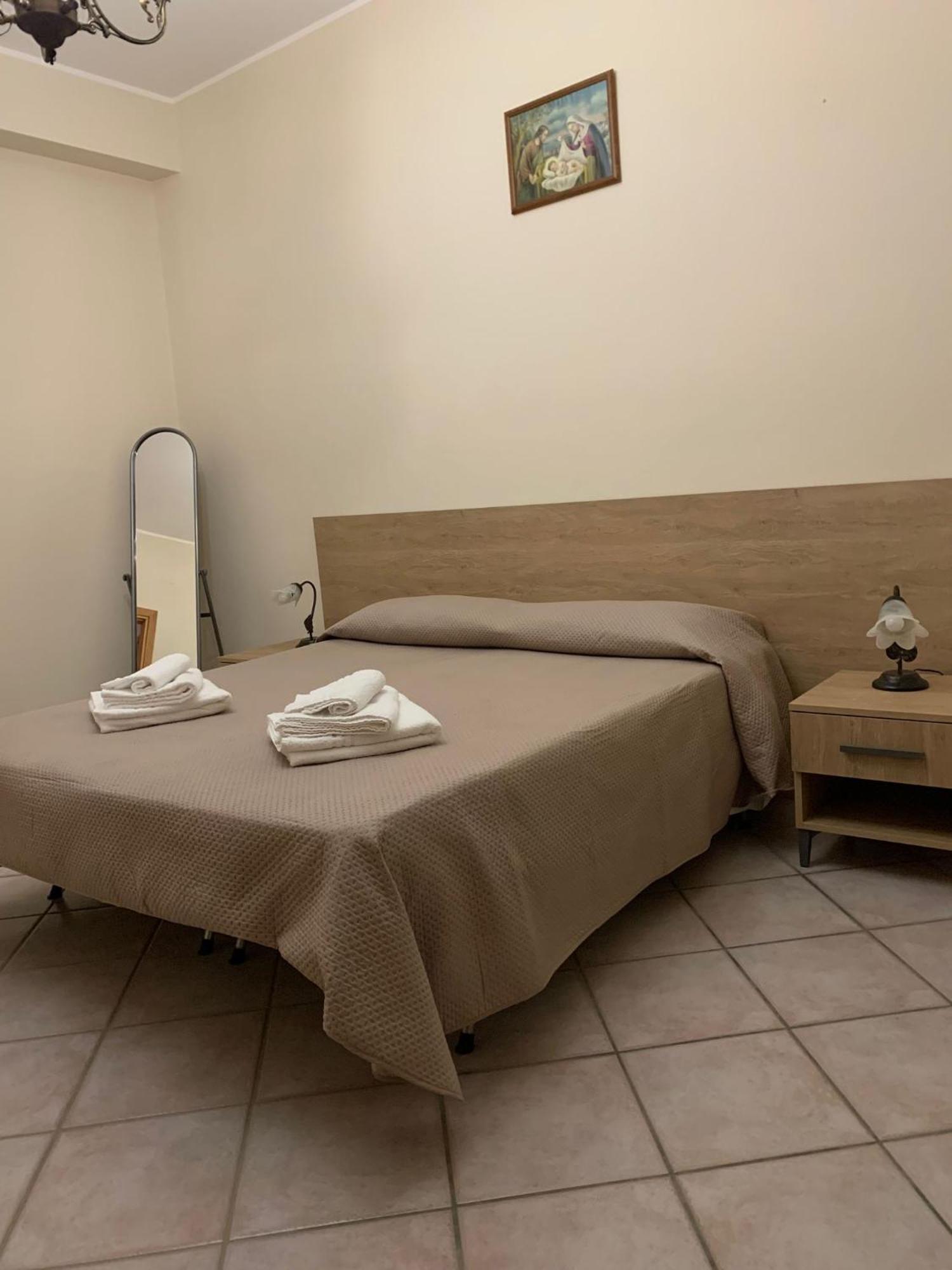 Casa Vacanze Villa Mariano Gangi Eksteriør bilde