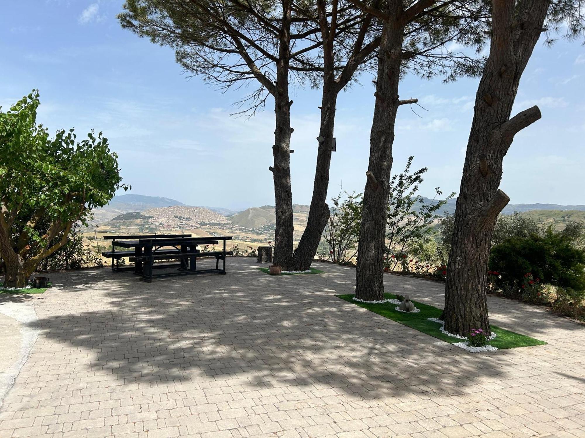 Casa Vacanze Villa Mariano Gangi Eksteriør bilde
